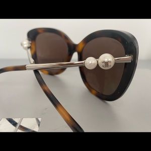 CHANEL Pearl sunglasses
